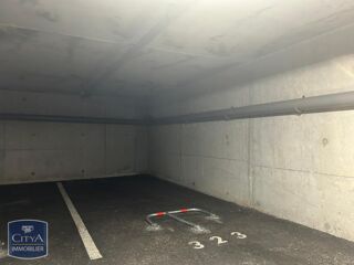  Parking / Garage à louer 