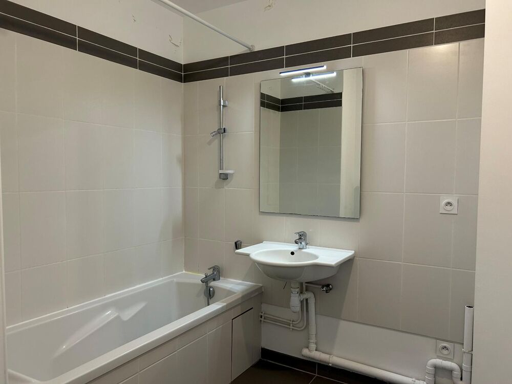 Gare - À LOUER : Découvrez cet élégant appartement T3 si....