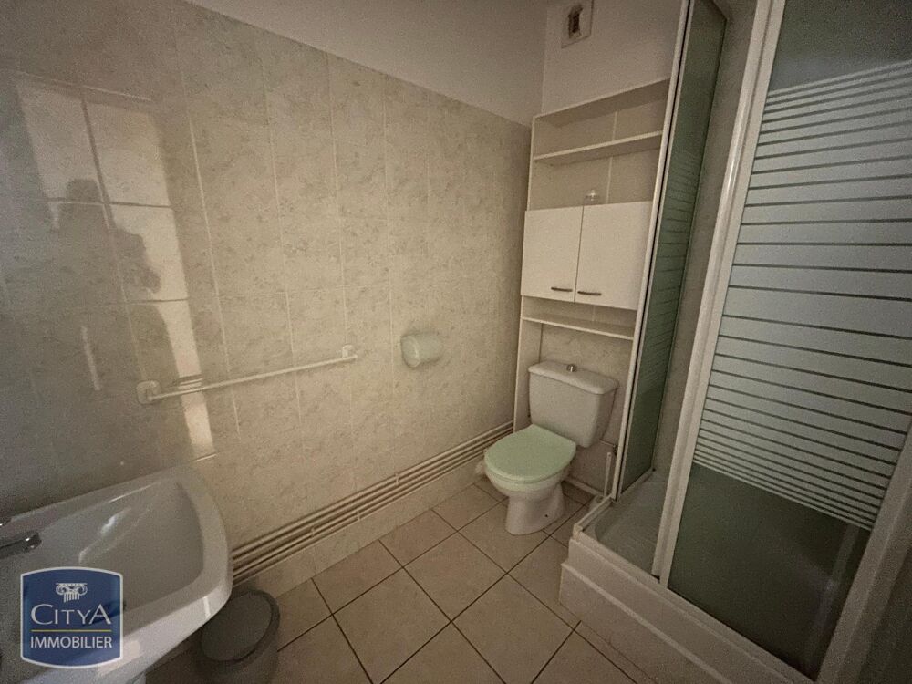 À LOUER : Studio situé à Tulle, dans le département de l....
