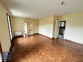  Maison à louer 6 pièces 111 m²