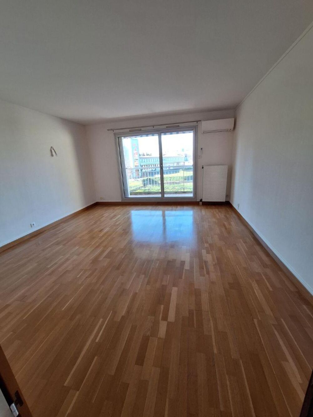 Nous vous proposons à la location un bel appartement sit....