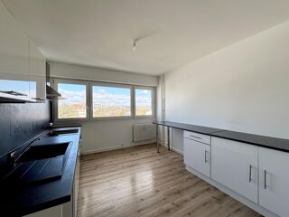  Appartement � louer 5 pi�ces 95 m� Montbeliard