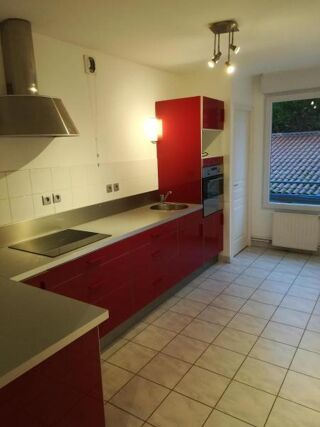  Appartement à louer 3 pièces 68 m²