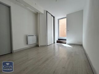  Appartement à louer 3 pièces 65 m²