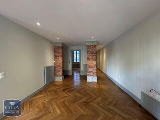  Appartement à louer 4 pièces 101 m²