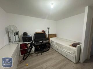  Appartement à louer 4 pièces 77 m²