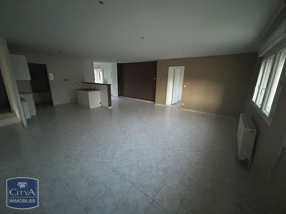 À LOUER : Appartement T5 à Mehun-sur-Yèvre Découvrez cet....