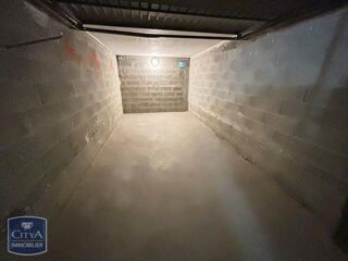  Parking / Garage à louer 