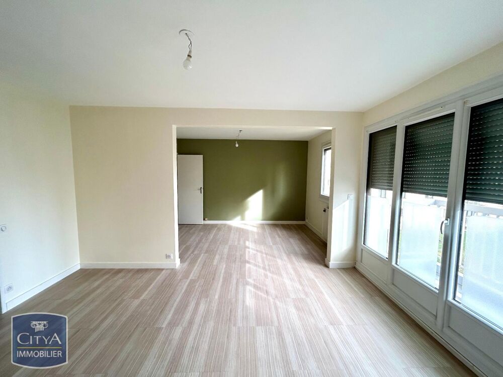 À LOUER : Appartement rénové T4 situé à Bourg-en-Bresse,....