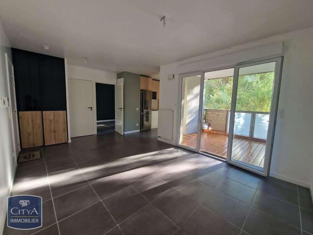 location Appartement - 2 pièce(s) - 42 m² Fréjus (83600)