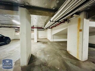  Parking / Garage à louer 