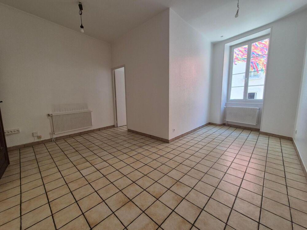 Appartement T2 situé 3, rue Dufour, comprenant ; une ent....