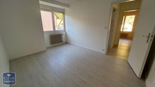  Appartement à louer 4 pièces 82 m²