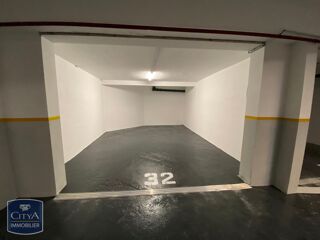  Parking / Garage à louer 24 m²