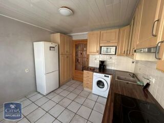  Appartement à louer 5 pièces 87 m²