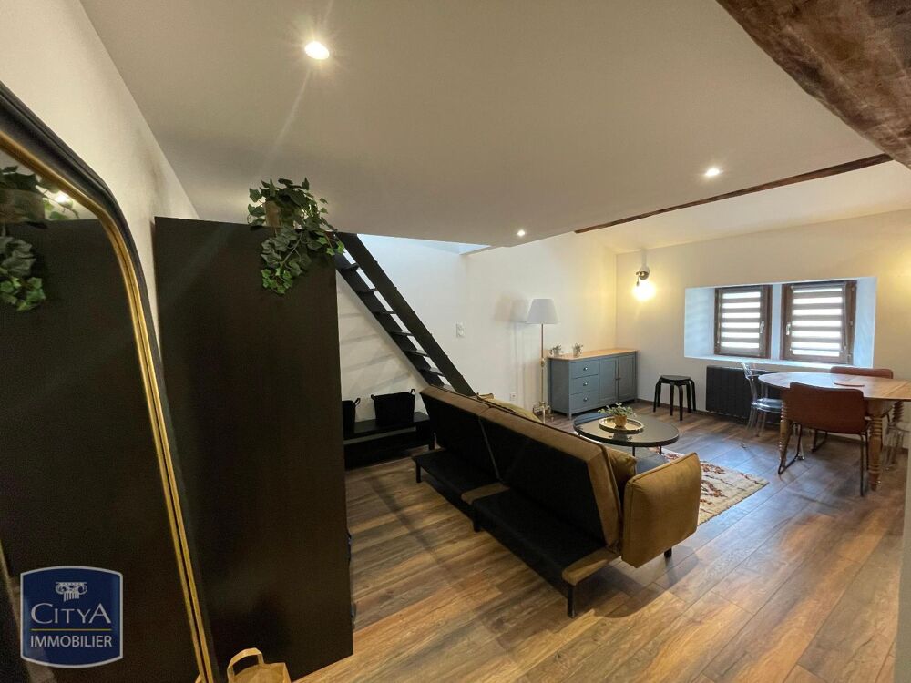 À LOUER : Appartement rénové T2 situé à Toul, dans le dé....