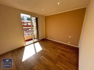  Appartement à louer 2 pièces 42 m² Antibes