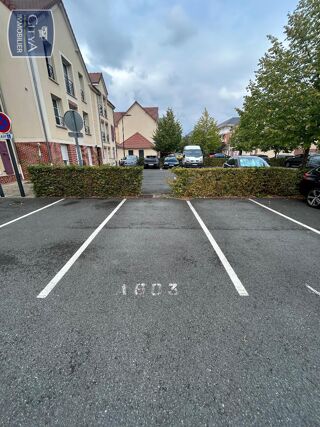  Parking / Garage à louer 