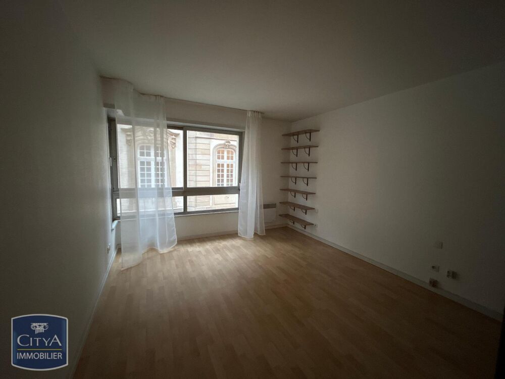 Citya vous propose dans l'Hyper Centre, rue Brûlée, un a....