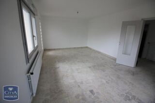  Appartement à louer 4 pièces 96 m²