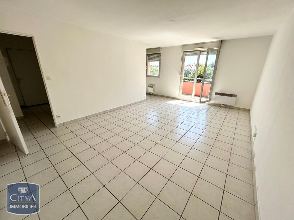 À LOUER : Découvrez cet appartement récent de type T2, i....