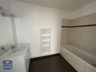  Appartement à louer 3 pièces 61 m²