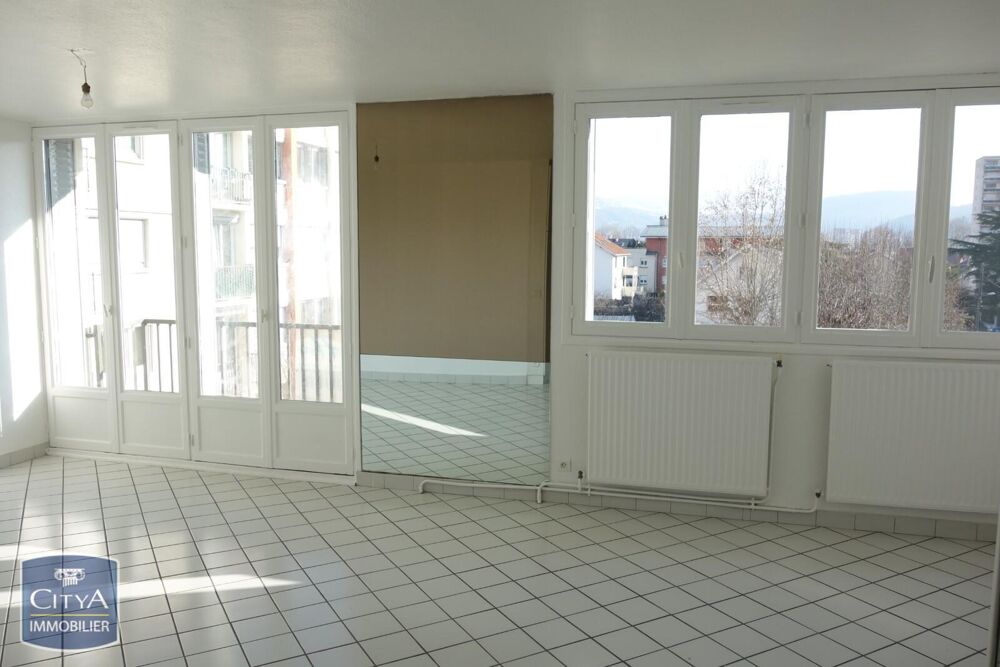 À LOUER : Appartement T3 situé à Échirolles, dans le dép....