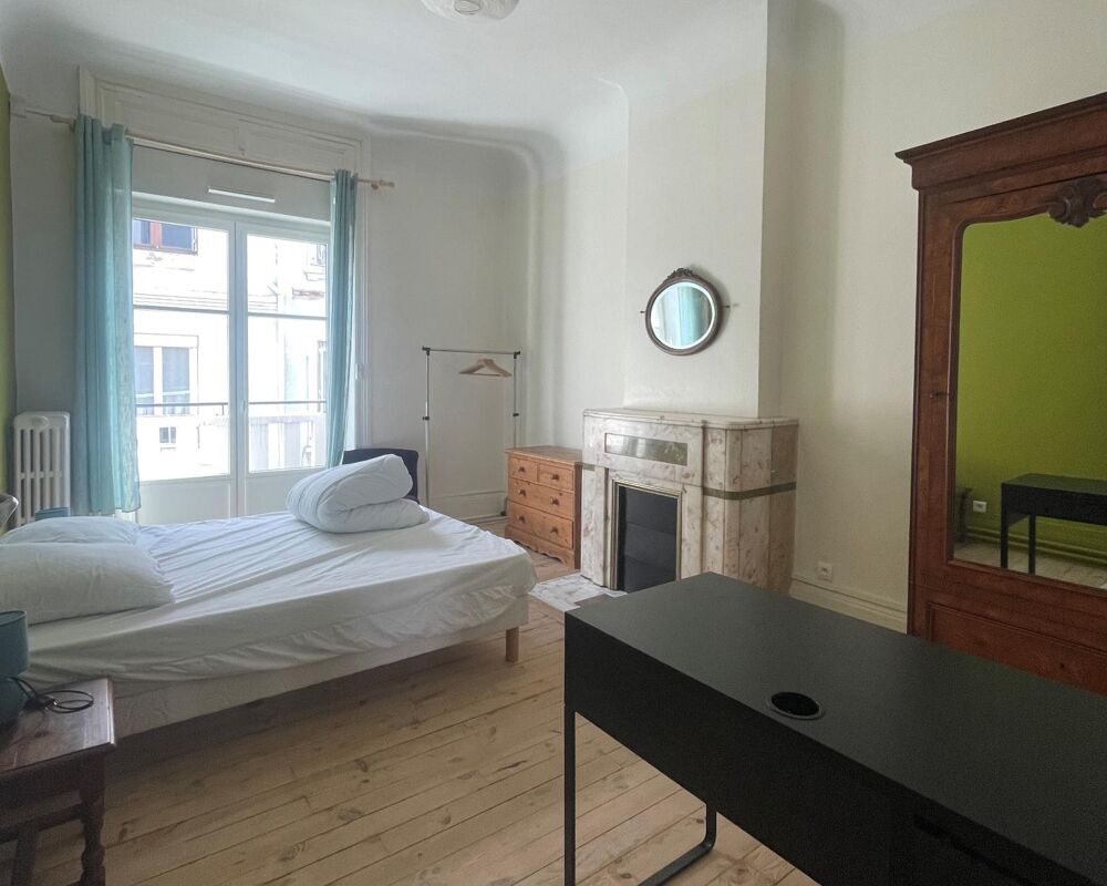 Agréable F3 rénové et meublé - Rue Notre Dame- hall d'en....