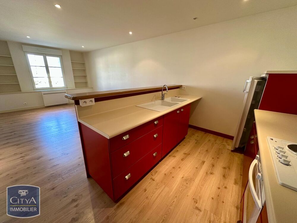 À louer : Appartement rénové T3 à Buzancais, un véritabl....
