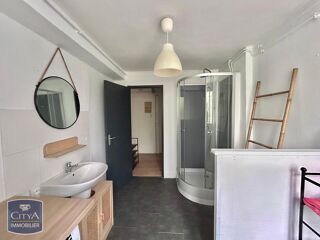  Appartement à louer 2 pièces 63 m²