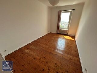  Appartement à louer 4 pièces 150 m²