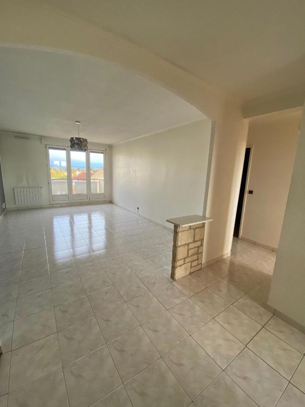 location Appartement - 3 pièce(s) - 71 m² Décines-Charpieu (69150)