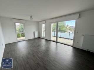  Appartement à louer 4 pièces 82 m²