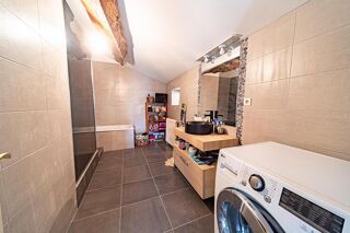  Appartement à louer 3 pièces 85 m²