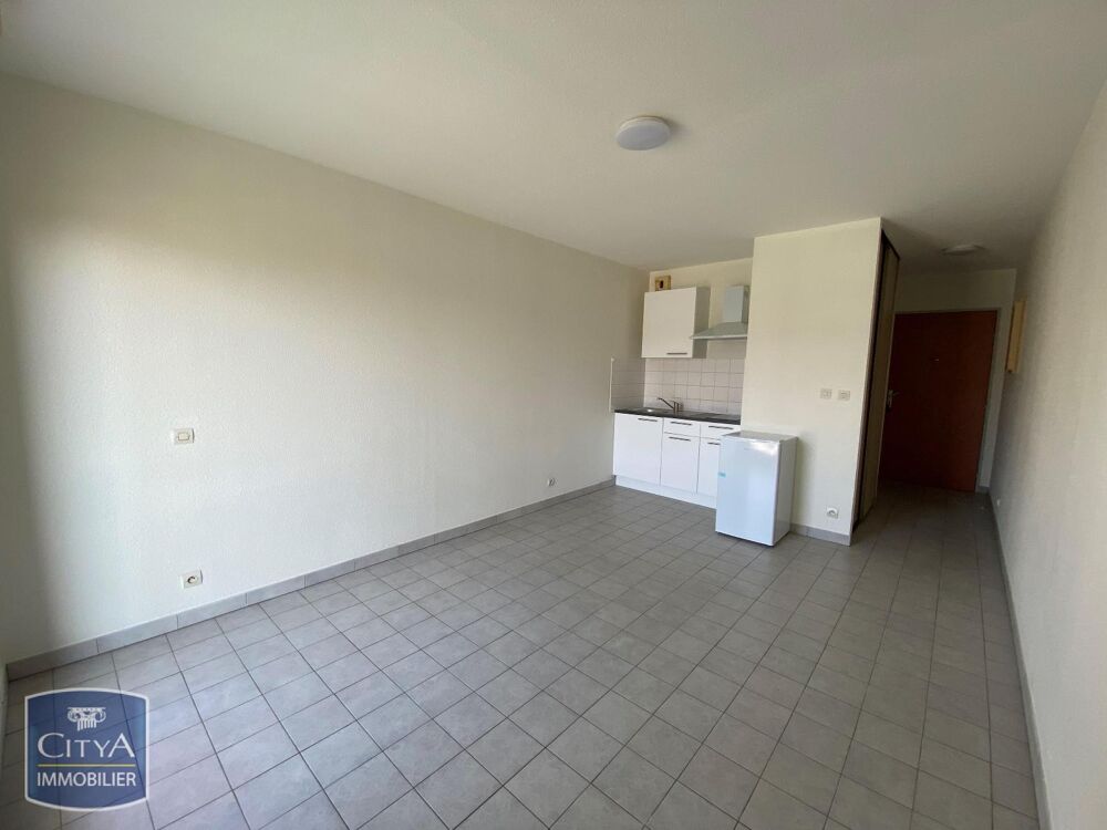 À LOUER : Appartement T1 situé à Dijon. Ce bien d'une su....