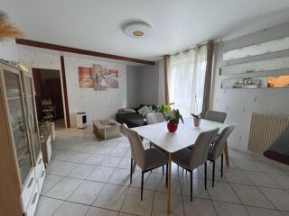  Appartement à louer 4 pièces 81 m²