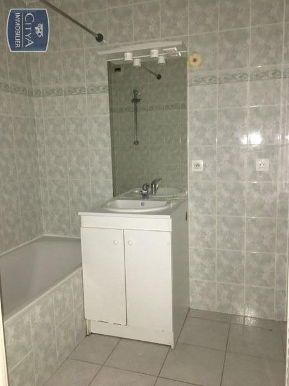 location Appartement - 3 pièce(s) - 49 m² Bourg-en-Bresse (01000)