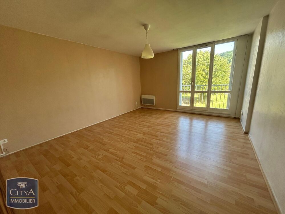 À LOUER : Appartement T1 situé à Tulle, dans le départem....