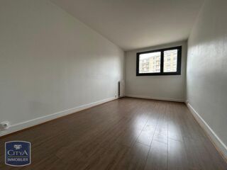  Appartement à louer 3 pièces 77 m²