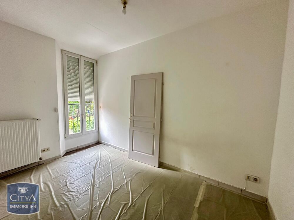 À LOUER : Appartement T4 situé à Fontaine, dans le dépar....