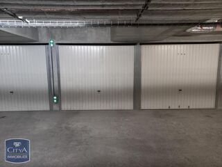  Parking / Garage � louer 