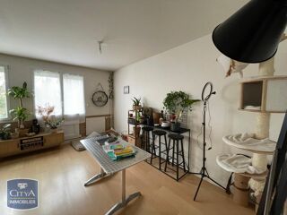  Appartement à louer 4 pièces 84 m²