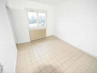  Appartement � louer 4 pi�ces 80 m�