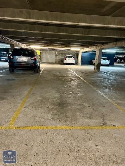  Parking / Garage  louer 