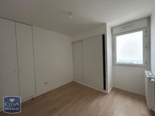  Appartement à louer 4 pièces 88 m²