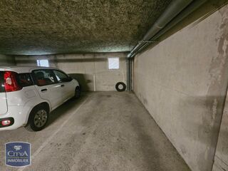  Parking / Garage � louer 