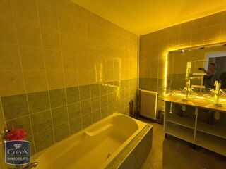  Appartement à louer 5 pièces 84 m²