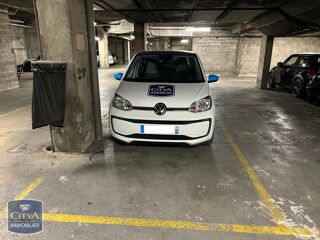  Parking / Garage à louer 