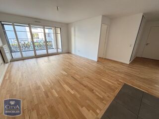  Appartement à louer 4 pièces 79 m²