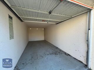  Parking / Garage à louer 